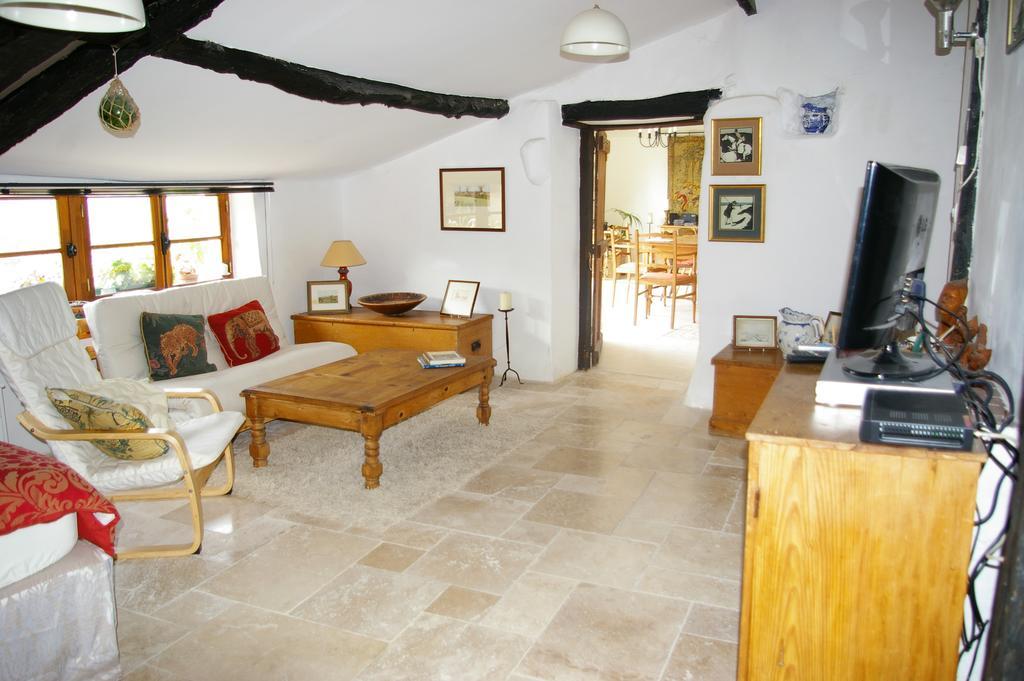 L'Ancienne Forge 27 Rue De La Creche Bourg Born Bed & Breakfast Villeréal Екстериор снимка